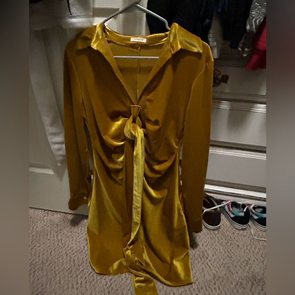 NWOT Enjoy The Moment Velvet Dress